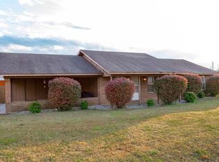 101 Country Ln, Roland, OK 74954