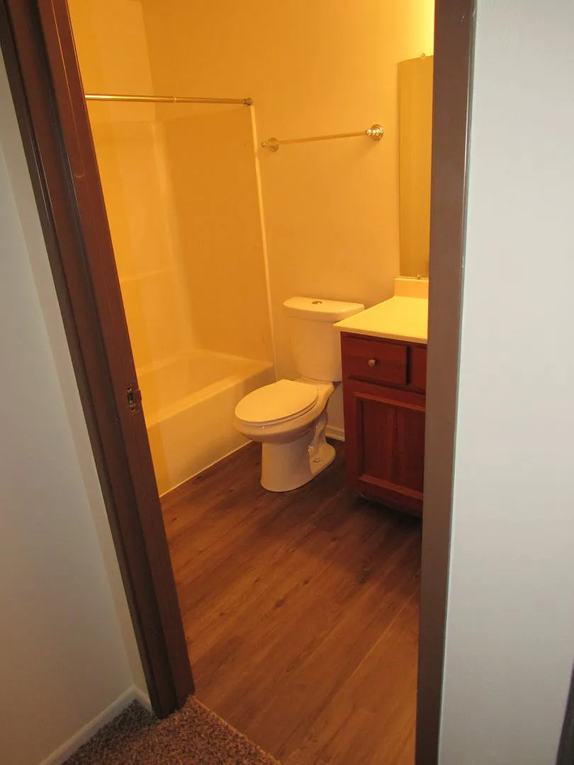 4042 S Pine Ave #6 photo 1