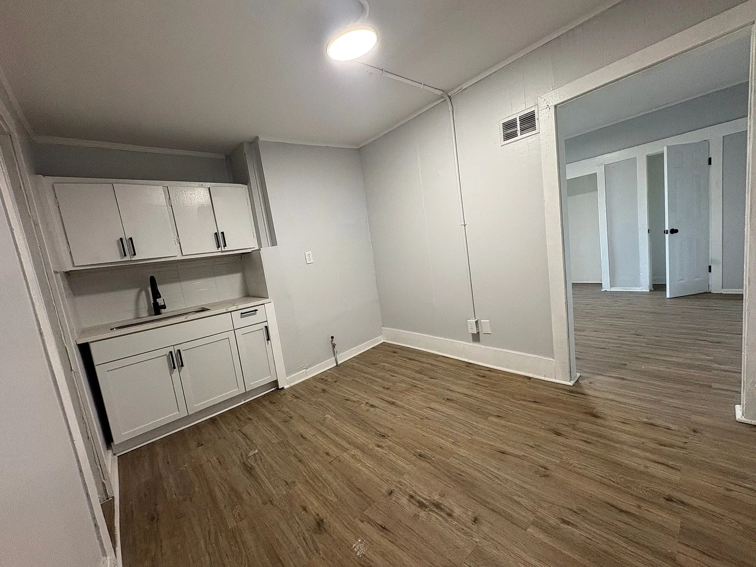 1517 Minnesota Ave - Unit 4 — Photo 3