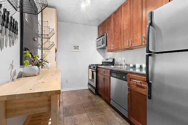 Sold by Compass | media 3