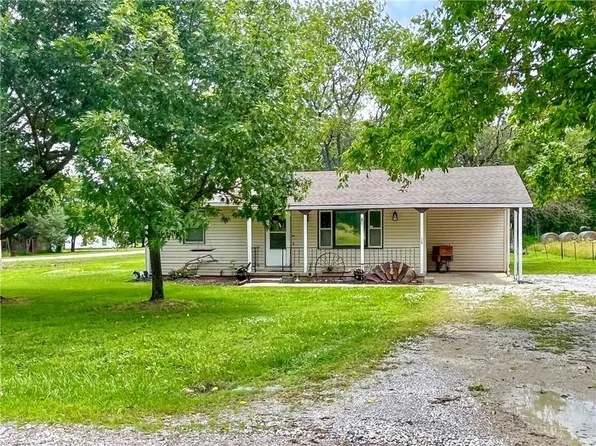 415 Pecan St, Mound Valley, KS 67354