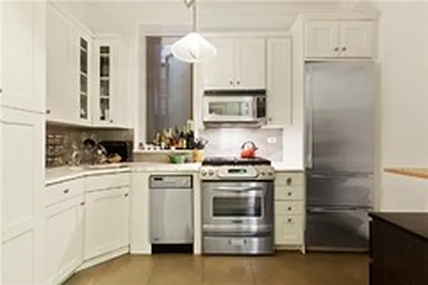 Rented by Raz Realty | media 11