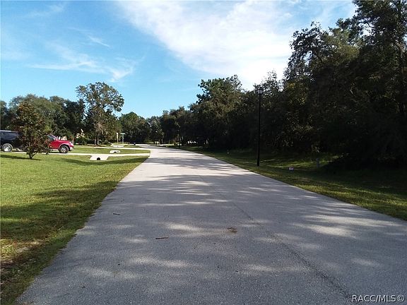 3rd image of 3 Woodlee Ct S