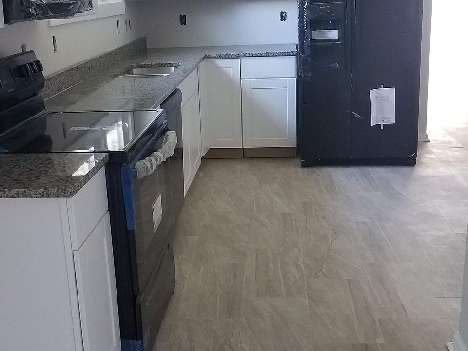 2nd image of 10615 Benchmark Rd