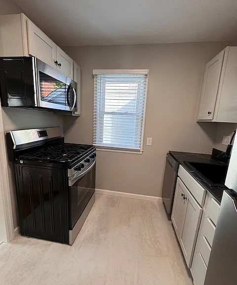 107 Euclid Ave — Photo 6
