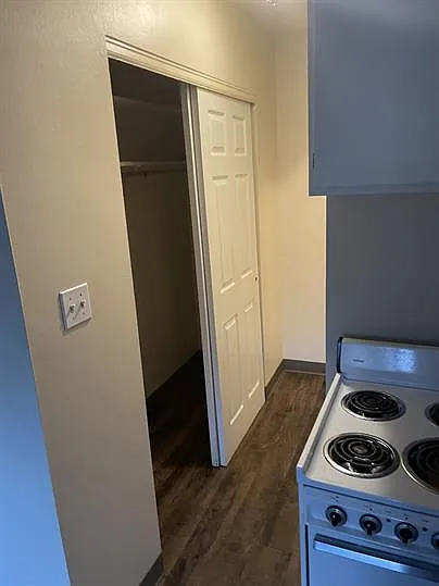 1714 Stover St #2G — Photo 5