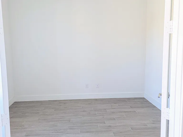 749 Pentonville Ln — Photo 13