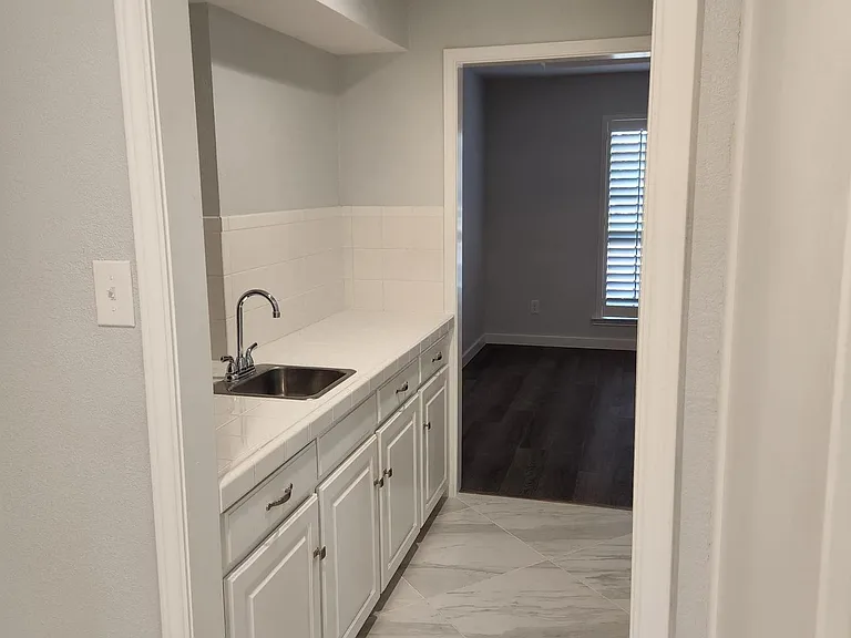 408 Miranda Ter — Photo 18