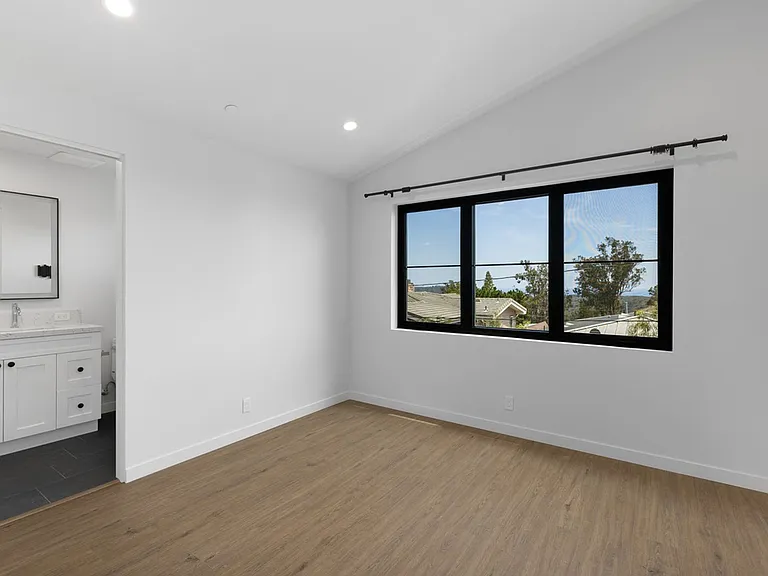 21552 Treetop Ln — Photo 33