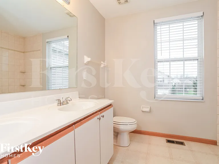 330 Heftner Cir — Photo 9