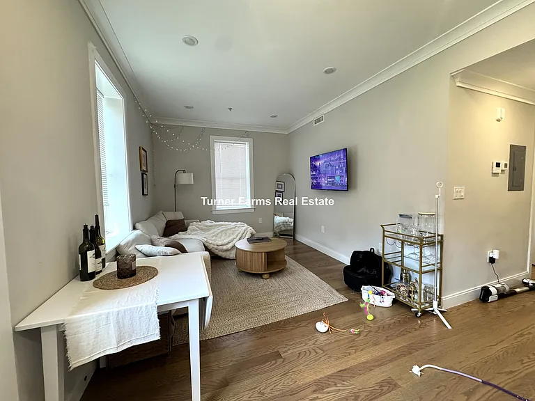 191 Porter St — Photo 7