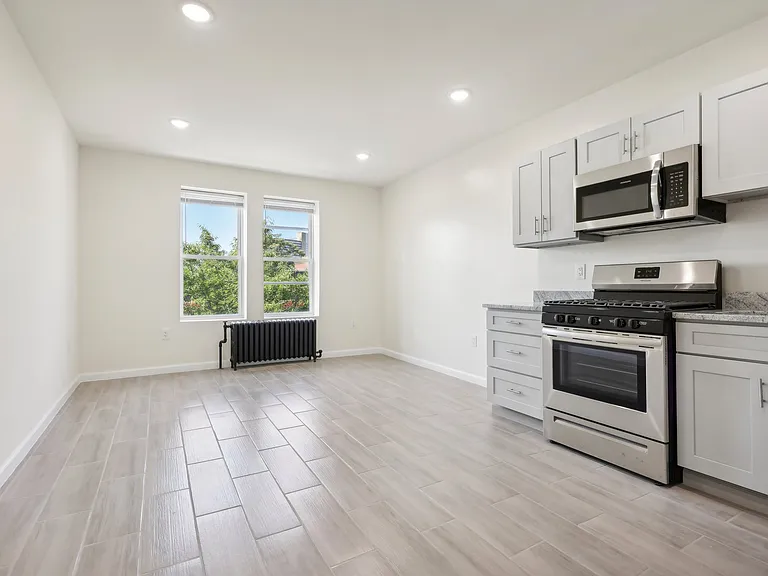 155 EVERGREEN PLACE — Photo 17