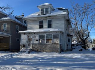 928 W 2nd St, Waterloo, IA 50701