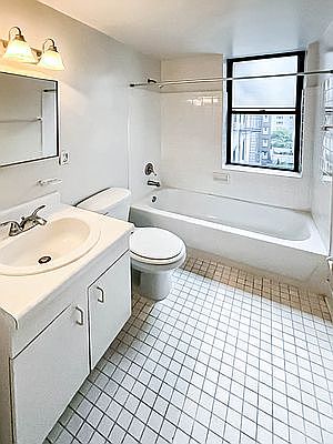 4th image of 206 E 67th St APT 56