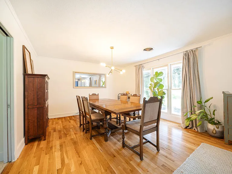 1835 Hillview Dr — Photo 10