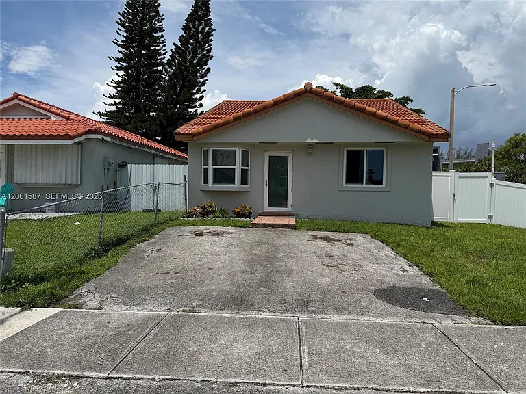 11686 NW 91st Pl — Photo 3