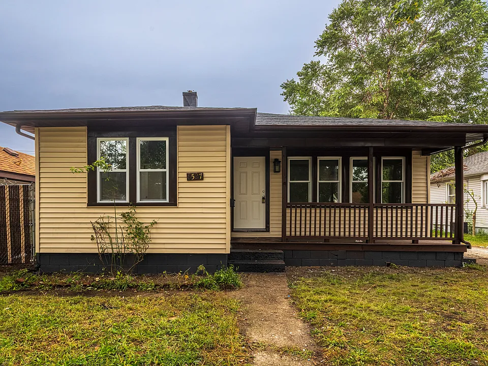6527 Parrish Ave