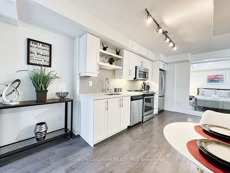 525 Adelaide St W #1620 — Photo 33