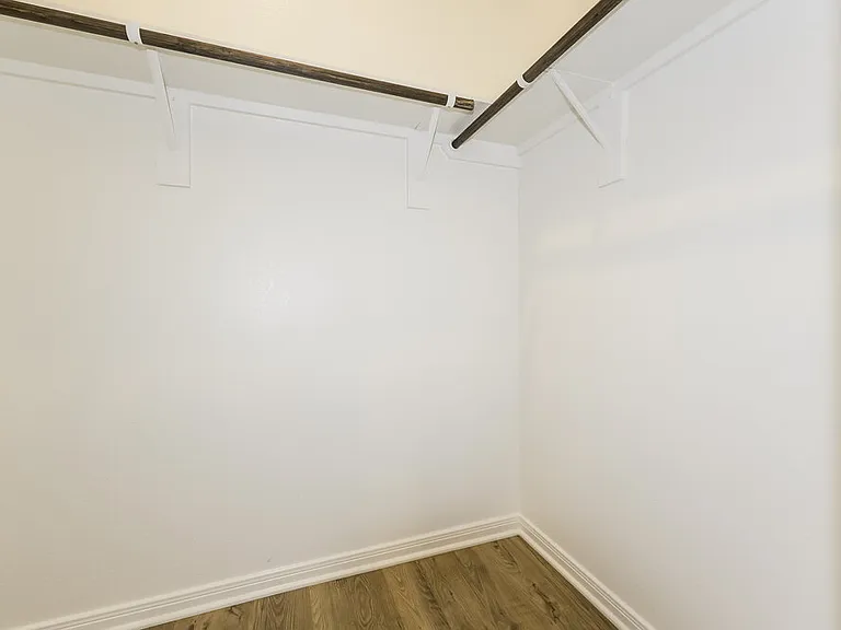 15663 Plum Brook Dr — Photo 11