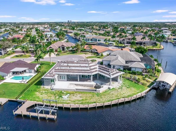 6634 Joanna Cir, Fort Myers, FL 33919