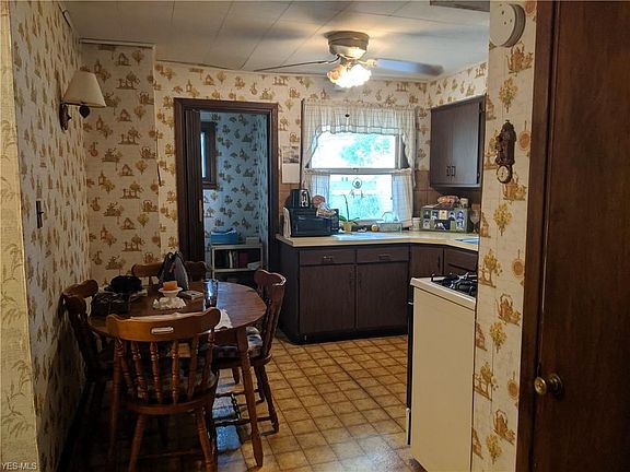 5th image of 1273 Andrews Ave