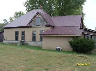 516 S 7th St, Mitchell, IN 47446