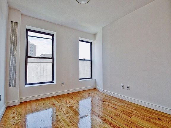 4th image of 500 W 110th St APT 6A