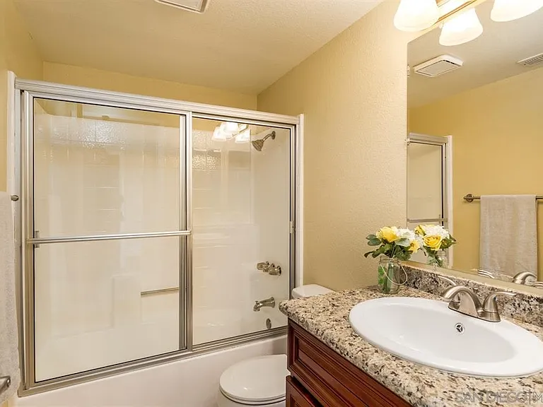 Downstairs full bath