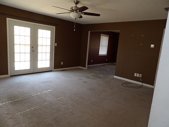 5th image of 1815 N Summer Dr