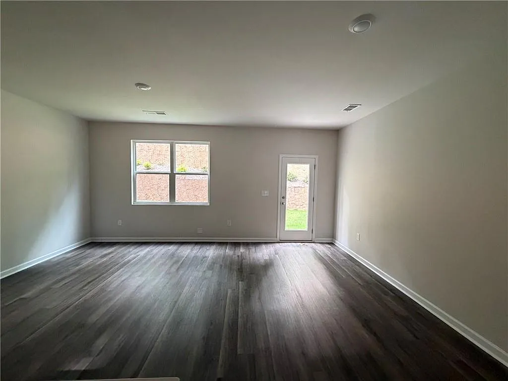 3 bed, 2.5 bath, $2,299 — Photo 2
