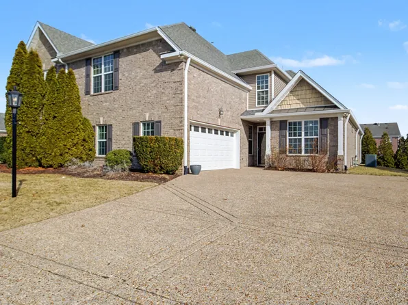 1124 Chickadee Cir, Hermitage, TN 37076