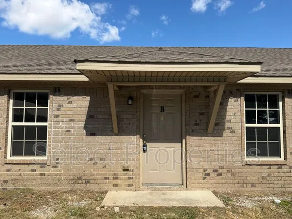 901 SE 3rd St #B, Hoxie, AR 72433