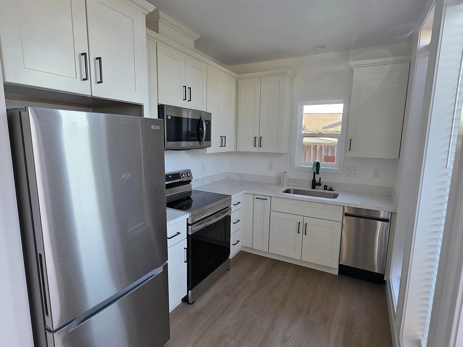 Studio, 300 sqft, $1,450 — Photo 2