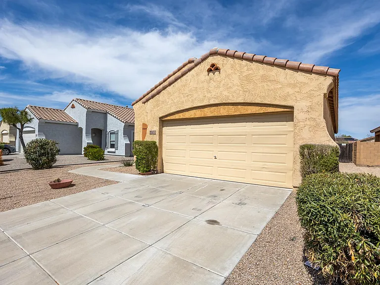17212 W Saguaro Ln — Photo 24