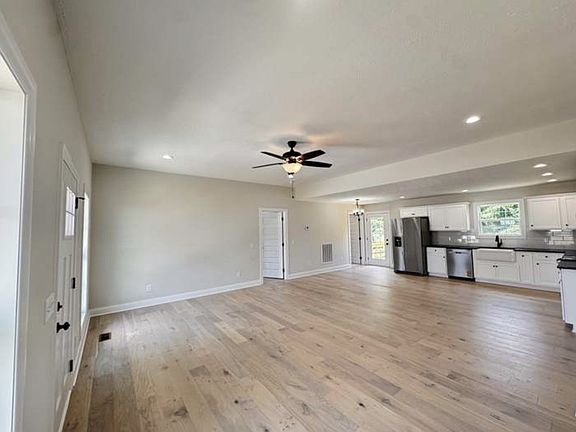 3rd image of 329 Fairview Dr