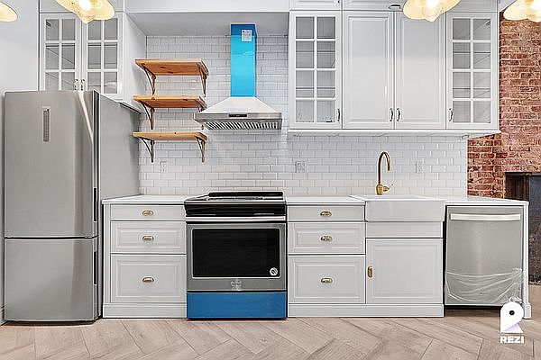 1st image of 163 W 126th St #3