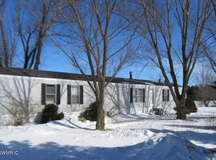 18348 Dickinson Rd, White Pigeon, MI 49099