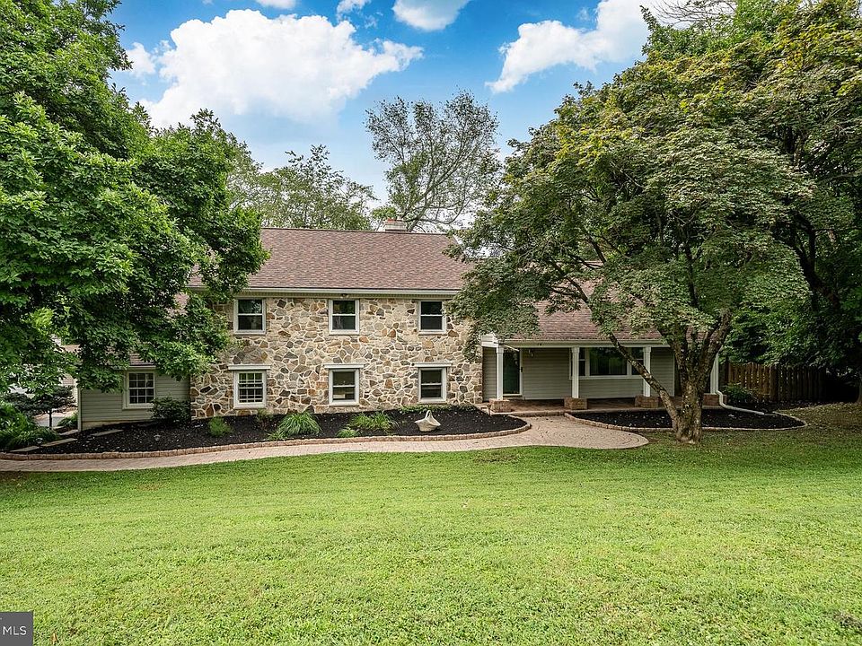 1st image of 76 Dogwood Ln