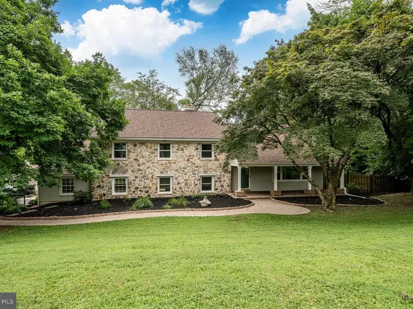 76 Dogwood Ln, Glen Mills, PA 19342