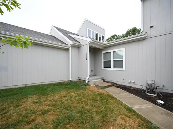 1114 NW 70th Ct, Kansas City, MO 64118