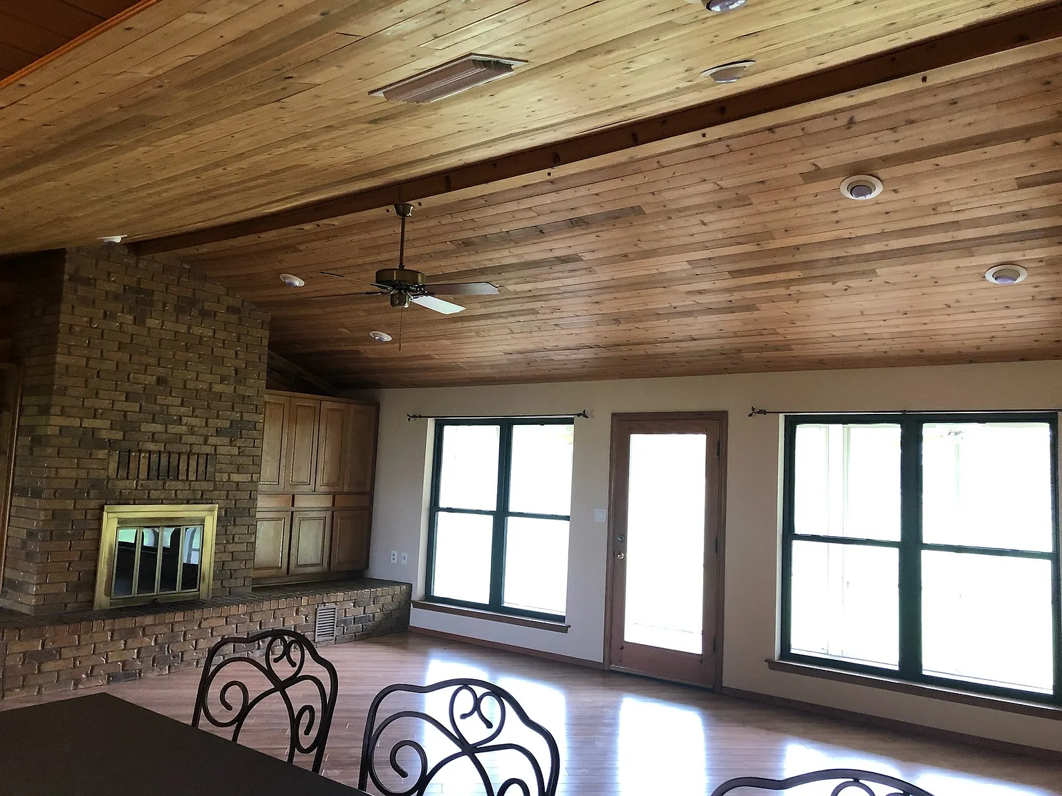 3 bed, 1800 sqft, $3,000 — Photo 4