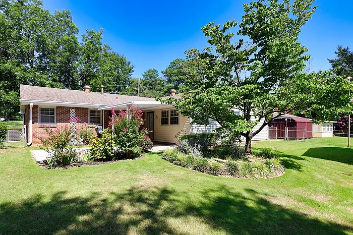242 Kiefer Dr — Photo 11