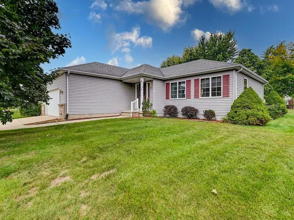 208 Overlook Ter, Marshall, WI 53559