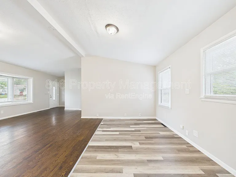 622 Christopher St — Photo 7