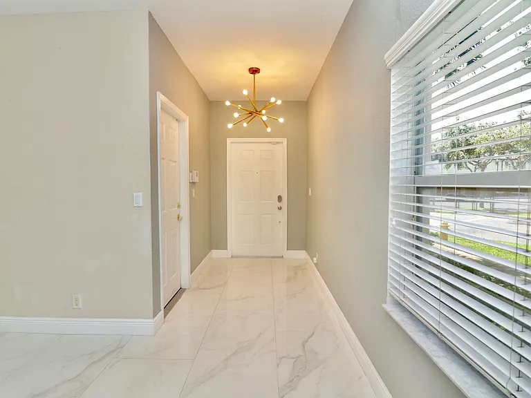 2952 NW 33rd Ln — Photo 6