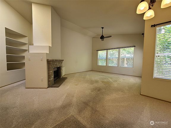 4th image of 4744 Seville Lane SE