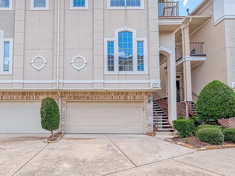 2150 Stacy Knl — Photo 3
