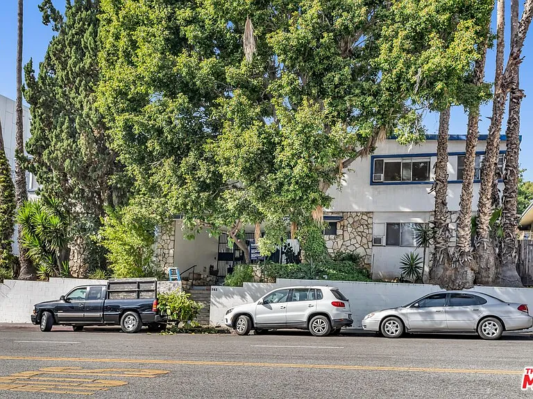 941 N San Vicente Blvd #2 — Photo 15