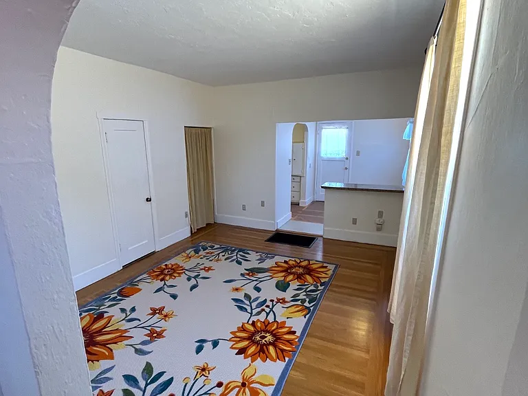2230 Pacific Ave #B — Photo 4