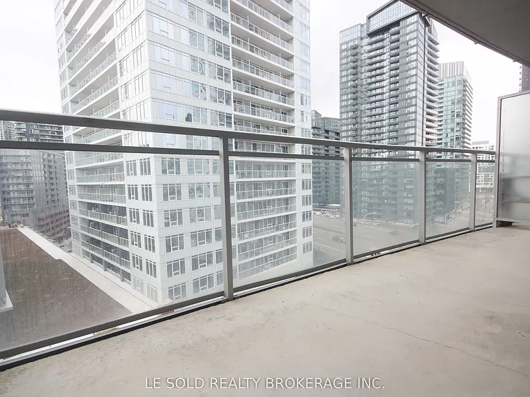 38 Dan Leckie Way #1205 — Photo 17